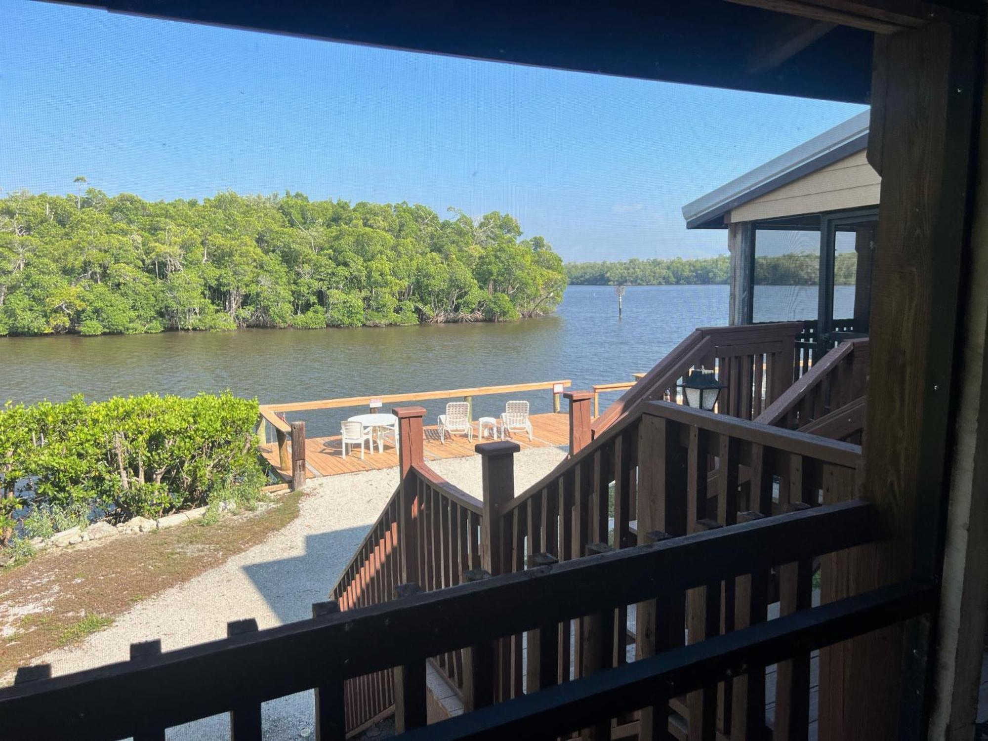 River Wilderness Waterfront Cabins Everglades City Eksteriør billede
